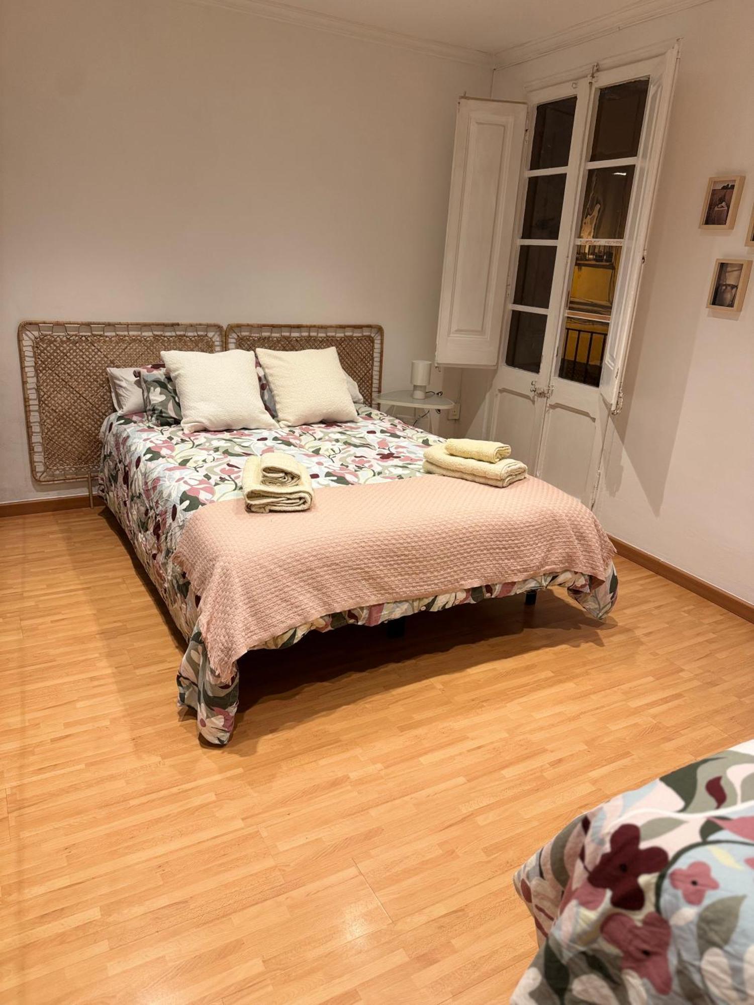 شقة Acogedor Piso En برشلونة المظهر الخارجي الصورة