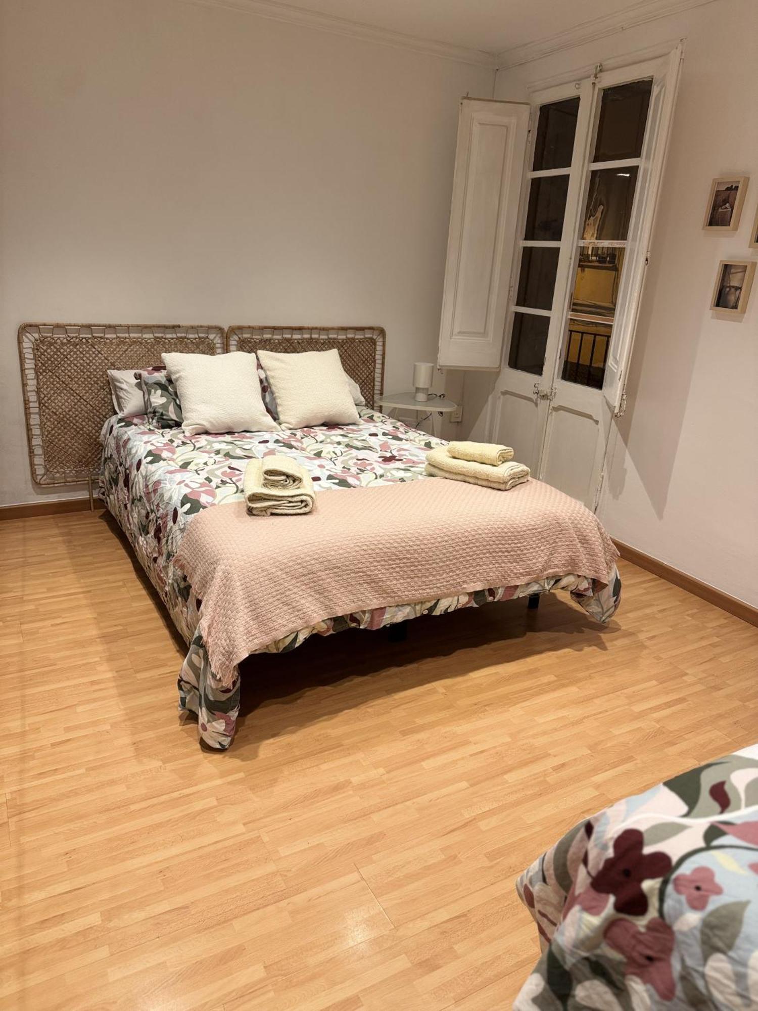شقة Acogedor Piso En برشلونة المظهر الخارجي الصورة